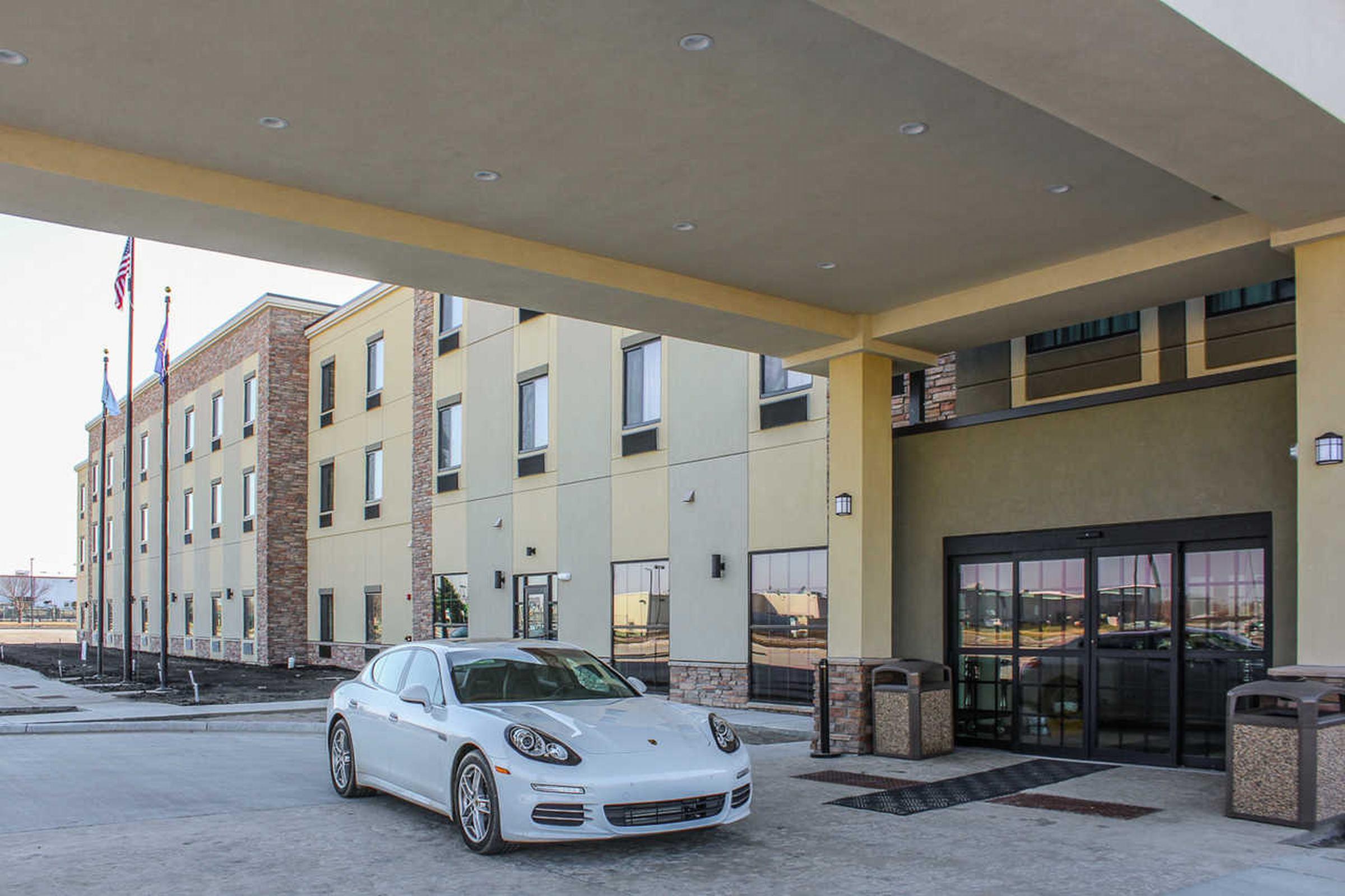 Comfort Suites University Brookings Eksteriør billede