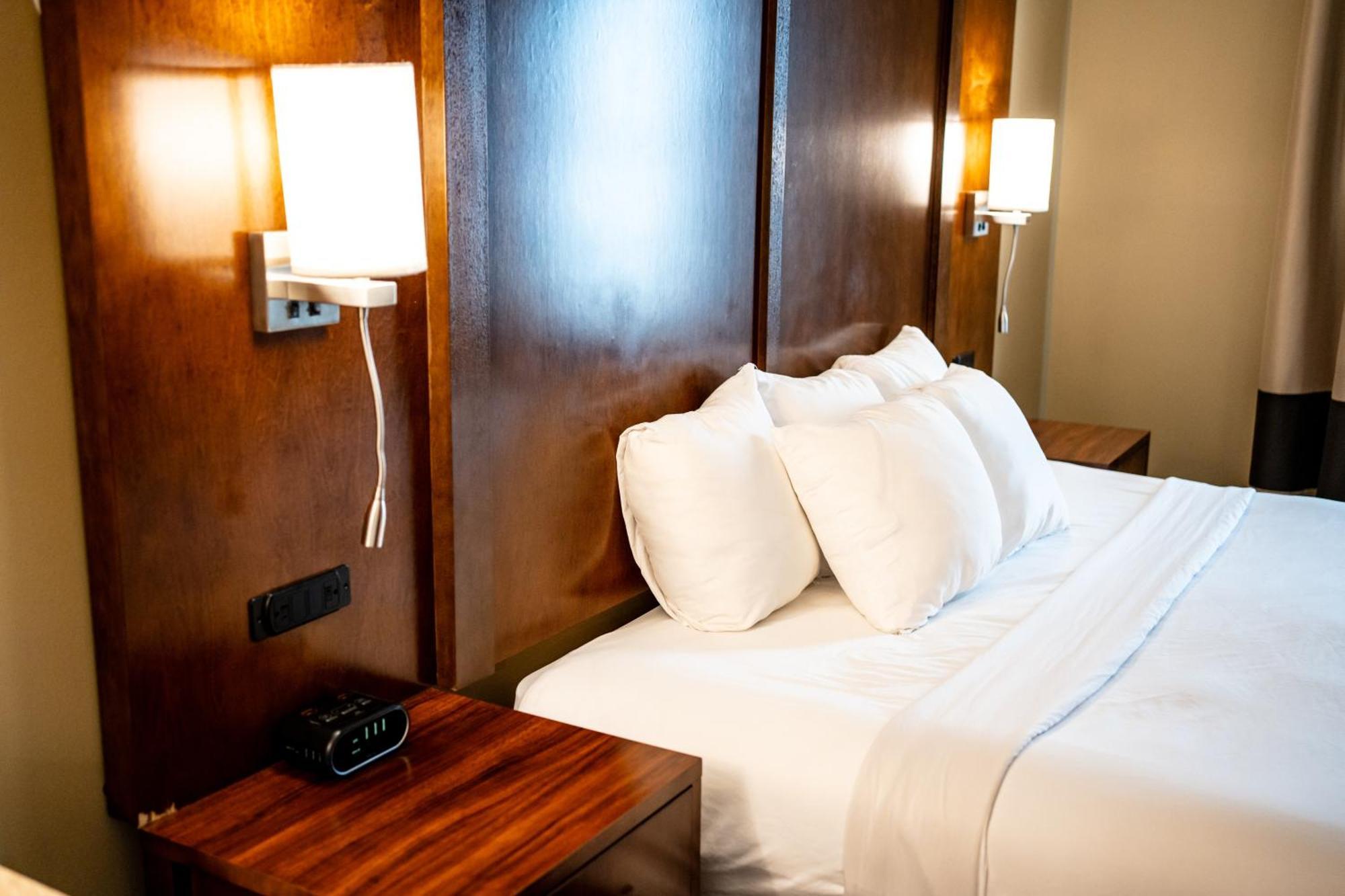 Comfort Suites University Brookings Eksteriør billede