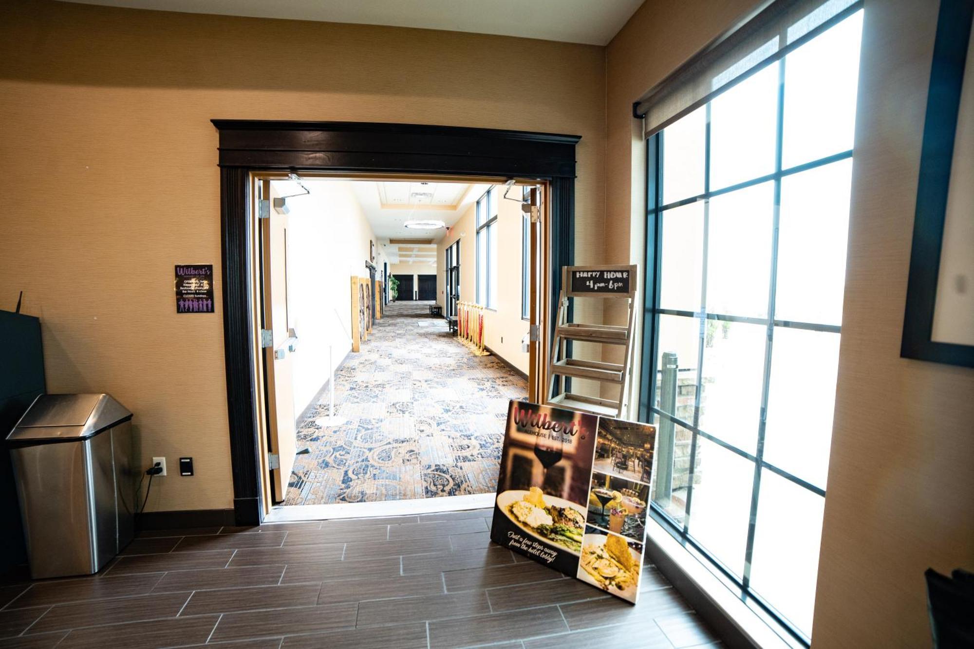Comfort Suites University Brookings Eksteriør billede