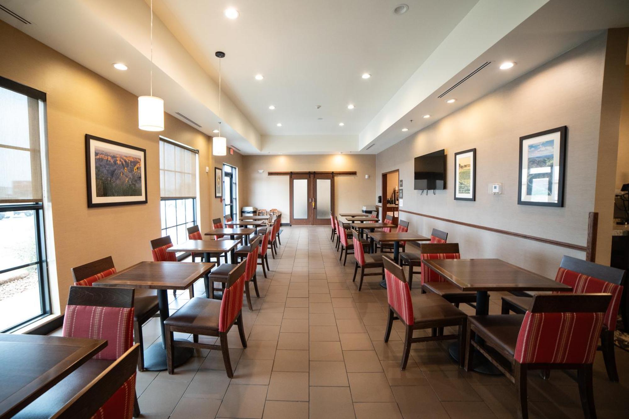 Comfort Suites University Brookings Eksteriør billede