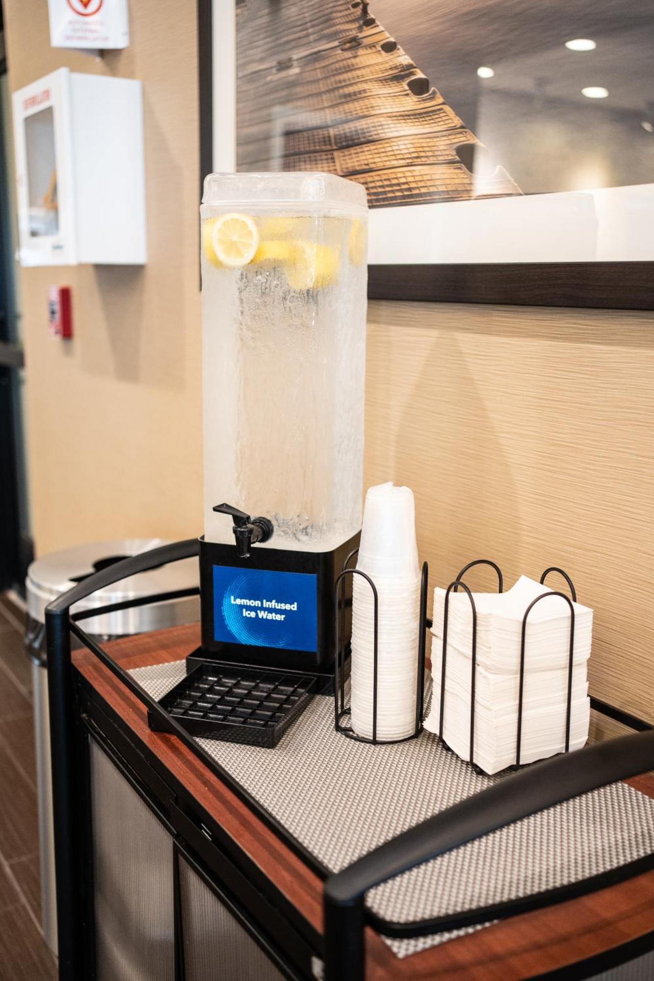 Comfort Suites University Brookings Eksteriør billede
