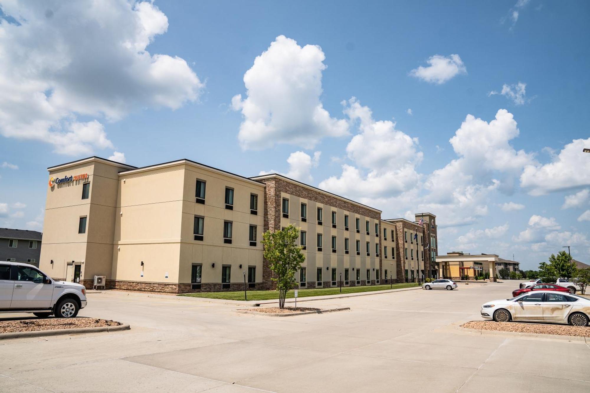 Comfort Suites University Brookings Eksteriør billede