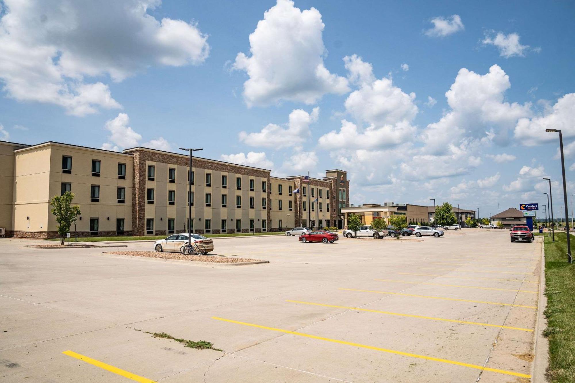 Comfort Suites University Brookings Eksteriør billede