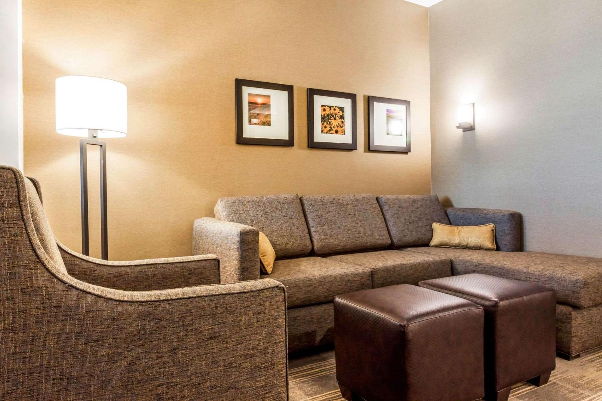 Comfort Suites University Brookings Eksteriør billede