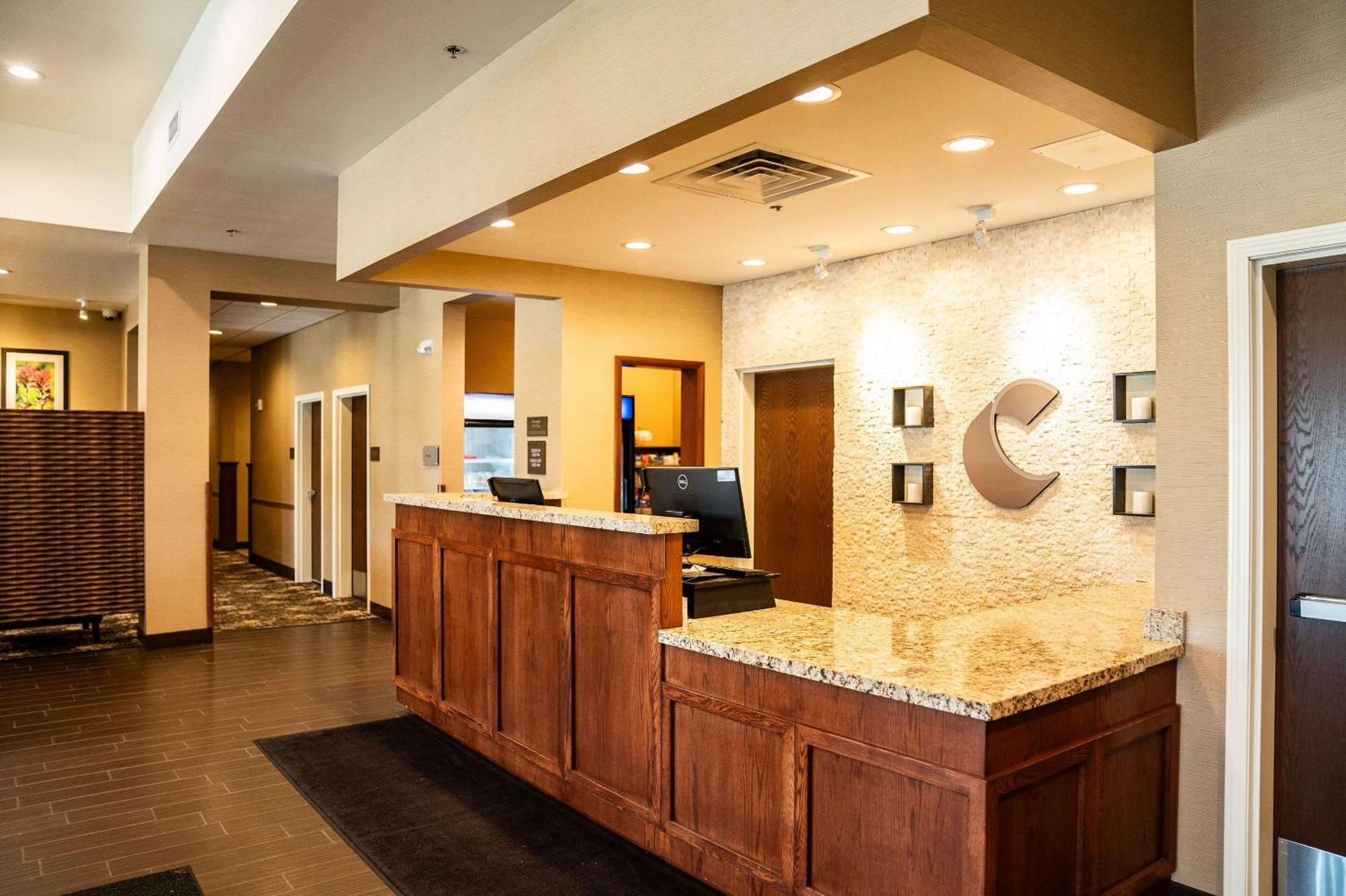 Comfort Suites University Brookings Eksteriør billede